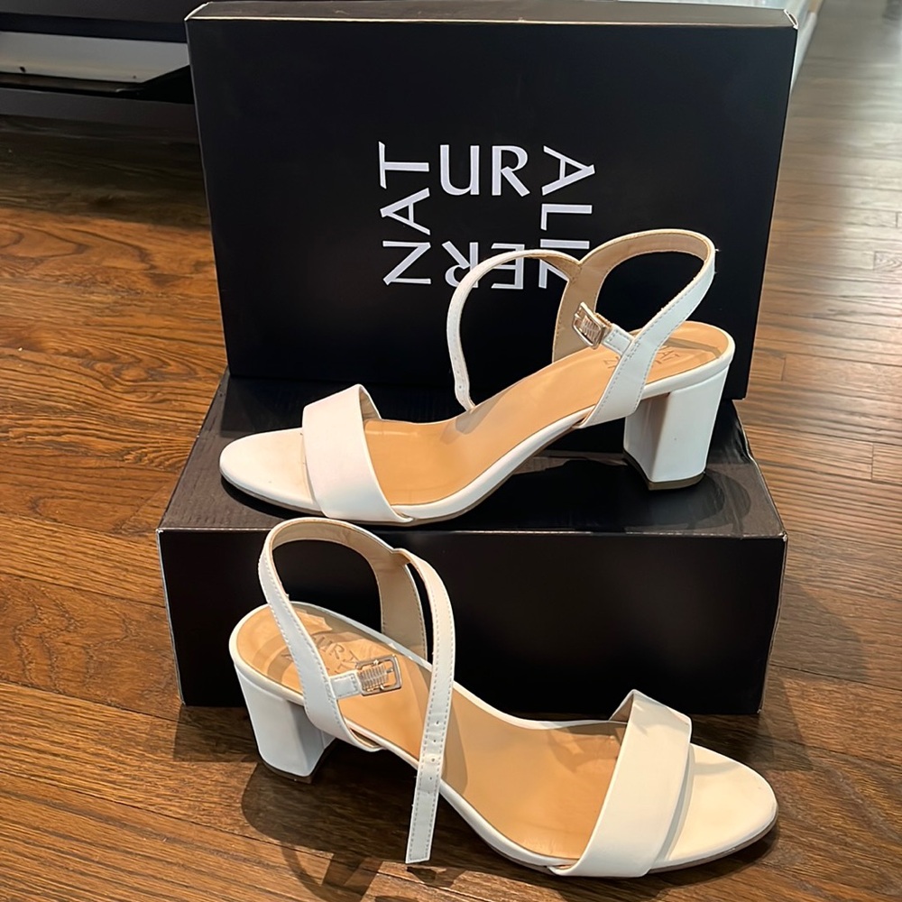 Naturalizer Bristol sandal heel in White Size 9.5